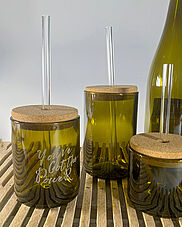 Upcycle Trinkgläser mit Korkdeckel + Glastrinkhalm